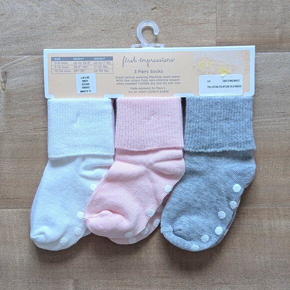 NWT! First Impressions Macy Brand 3 Pairs Socks - Size 12-24M - Picture 2 of 3